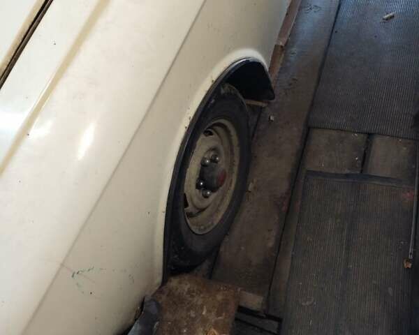 Белый Москвич/АЗЛК 412, объемом двигателя 0 л и пробегом 5 тыс. км за 711 $, фото 6 на Automoto.ua