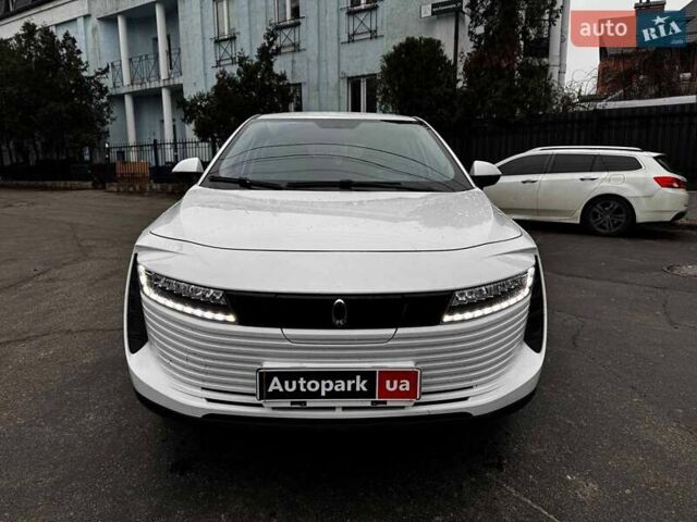 Белый ORA IQ, объемом двигателя 0 л и пробегом 180 тыс. км за 12990 $, фото 1 на Automoto.ua