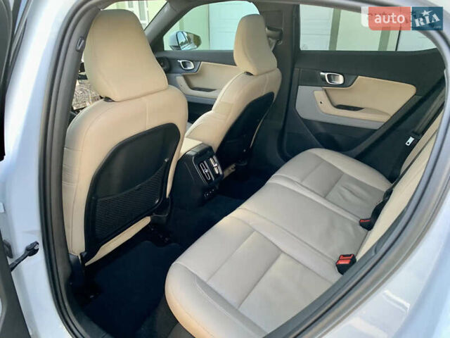 Белый Polestar 2, объемом двигателя 0 л и пробегом 29 тыс. км за 33500 $, фото 108 на Automoto.ua