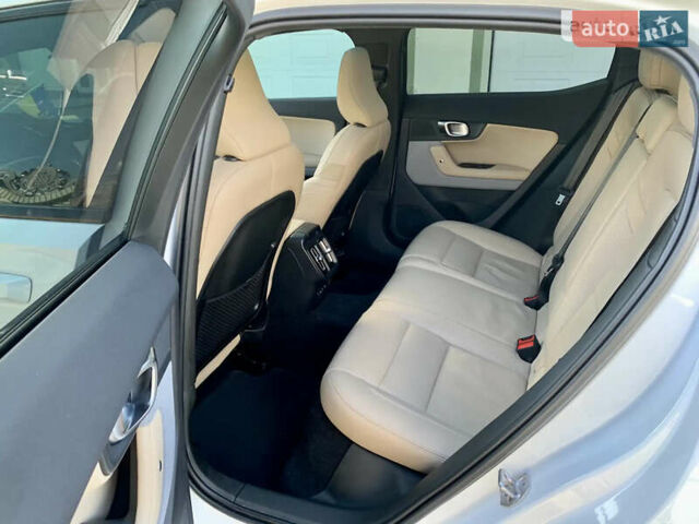 Белый Polestar 2, объемом двигателя 0 л и пробегом 29 тыс. км за 33500 $, фото 105 на Automoto.ua