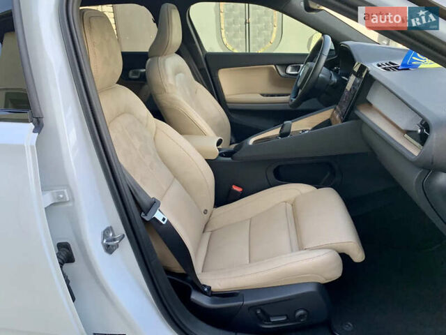 Белый Polestar 2, объемом двигателя 0 л и пробегом 29 тыс. км за 33500 $, фото 96 на Automoto.ua