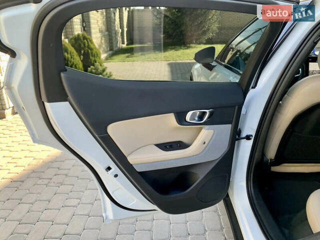 Белый Polestar 2, объемом двигателя 0 л и пробегом 29 тыс. км за 33500 $, фото 106 на Automoto.ua