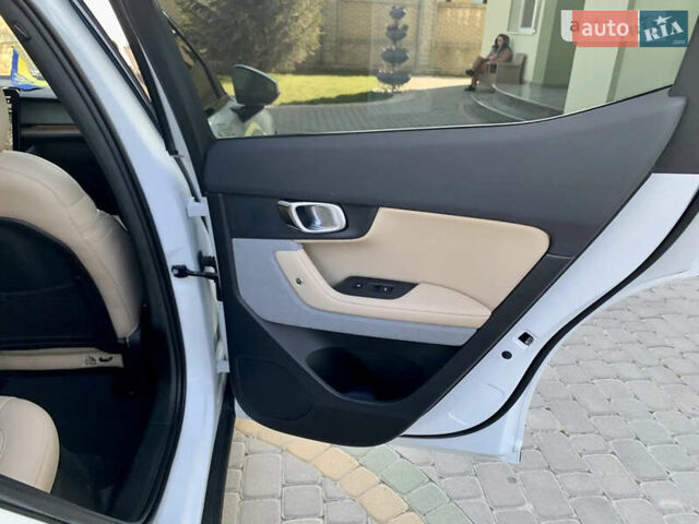 Белый Polestar 2, объемом двигателя 0 л и пробегом 29 тыс. км за 33500 $, фото 100 на Automoto.ua