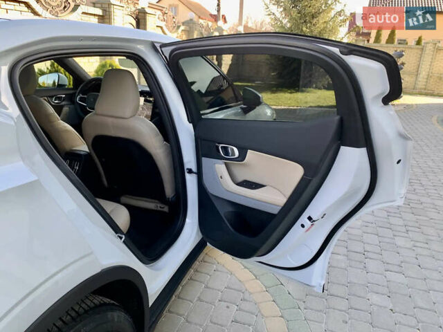 Белый Polestar 2, объемом двигателя 0 л и пробегом 29 тыс. км за 33500 $, фото 99 на Automoto.ua