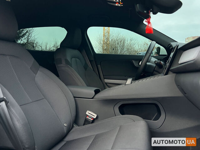 Белый Polestar 2, объемом двигателя 78 л и пробегом 40 тыс. км за 25999 $, фото 7 на Automoto.ua