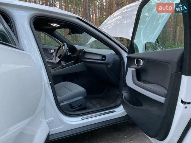 Белый Polestar 2, объемом двигателя 0 л и пробегом 18 тыс. км за 23900 $, фото 50 на Automoto.ua