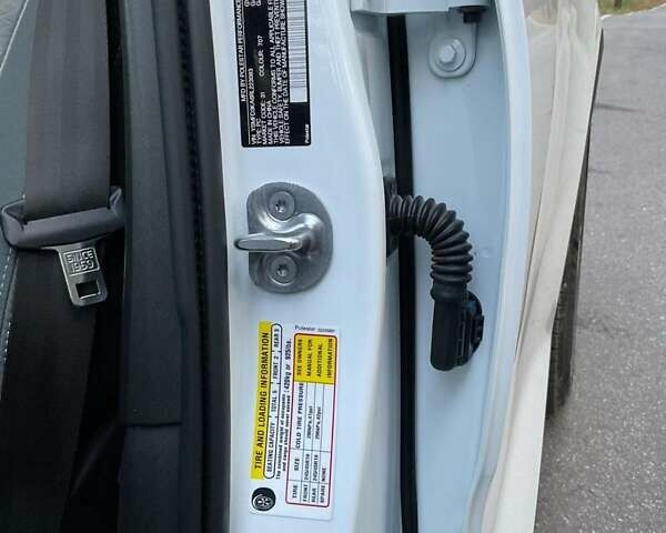 Белый Polestar 2, объемом двигателя 0 л и пробегом 18 тыс. км за 23900 $, фото 66 на Automoto.ua