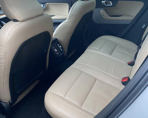 Белый Polestar 2, объемом двигателя 0 л и пробегом 34 тыс. км за 26000 $, фото 5 на Automoto.ua