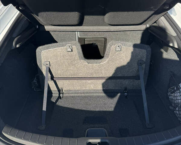 Белый Polestar 2, объемом двигателя 0 л и пробегом 152 тыс. км за 19300 $, фото 17 на Automoto.ua