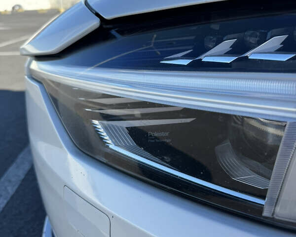 Белый Polestar 2, объемом двигателя 0 л и пробегом 152 тыс. км за 19300 $, фото 7 на Automoto.ua