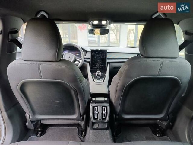 Белый Polestar 2, объемом двигателя 0 л и пробегом 150 тыс. км за 19999 $, фото 12 на Automoto.ua