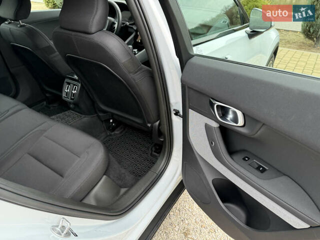 Білий Polestar 2, об'ємом двигуна 0 л та пробігом 63 тис. км за 22999 $, фото 26 на Automoto.ua