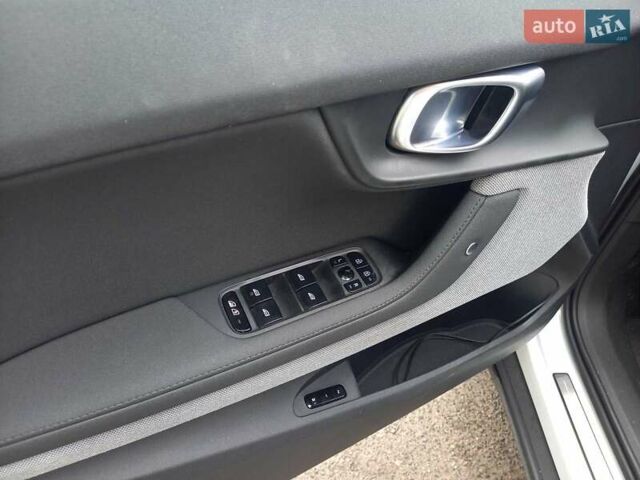 Белый Polestar 2, объемом двигателя 0 л и пробегом 183 тыс. км за 17300 $, фото 25 на Automoto.ua