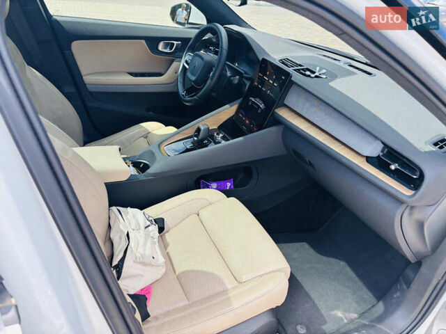 Белый Polestar 2, объемом двигателя 0 л и пробегом 50 тыс. км за 26000 $, фото 2 на Automoto.ua