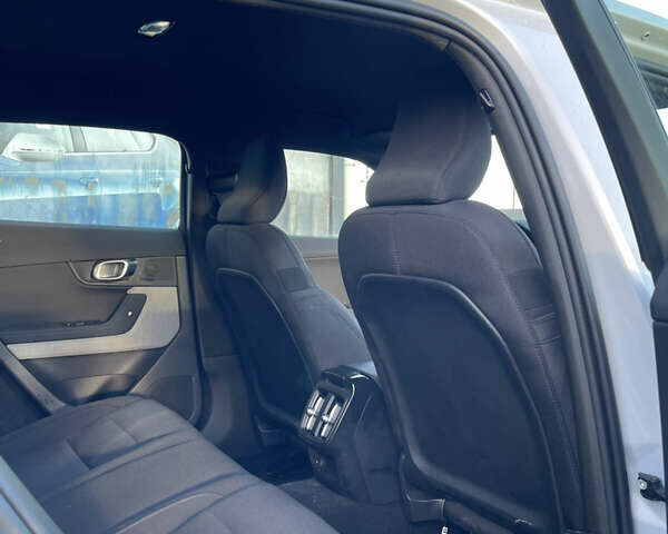 Белый Polestar 2, объемом двигателя 0 л и пробегом 51 тыс. км за 18800 $, фото 31 на Automoto.ua