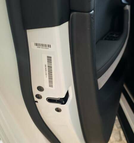 Білий Polestar 2, об'ємом двигуна 0 л та пробігом 111 тис. км за 21600 $, фото 30 на Automoto.ua