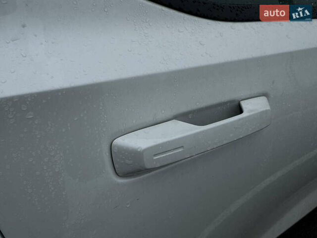 Белый Polestar 2, объемом двигателя 0 л и пробегом 40 тыс. км за 21850 $, фото 19 на Automoto.ua