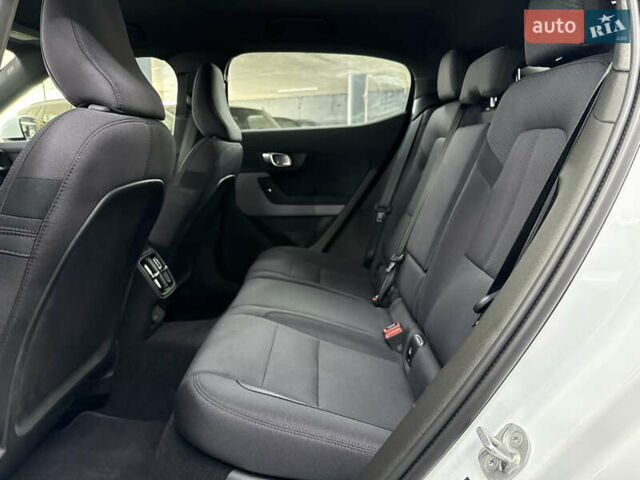 Білий Polestar 2, об'ємом двигуна 0 л та пробігом 7 тис. км за 25900 $, фото 23 на Automoto.ua