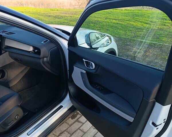 Білий Polestar 2, об'ємом двигуна 0 л та пробігом 53 тис. км за 22500 $, фото 23 на Automoto.ua