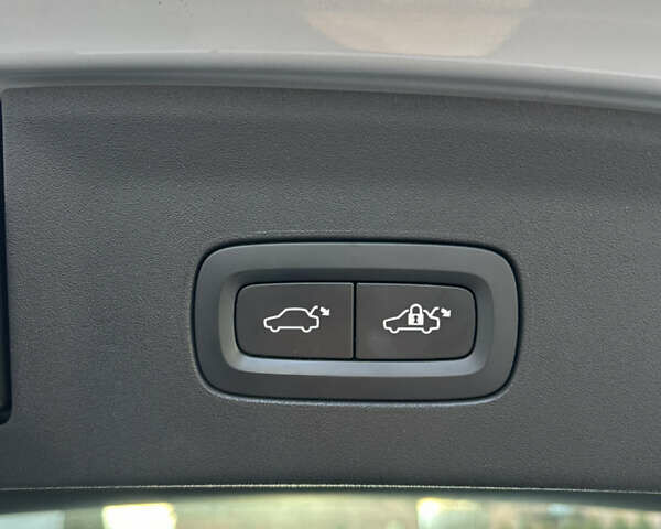 Белый Polestar 2, объемом двигателя 0 л и пробегом 144 тыс. км за 15900 $, фото 32 на Automoto.ua