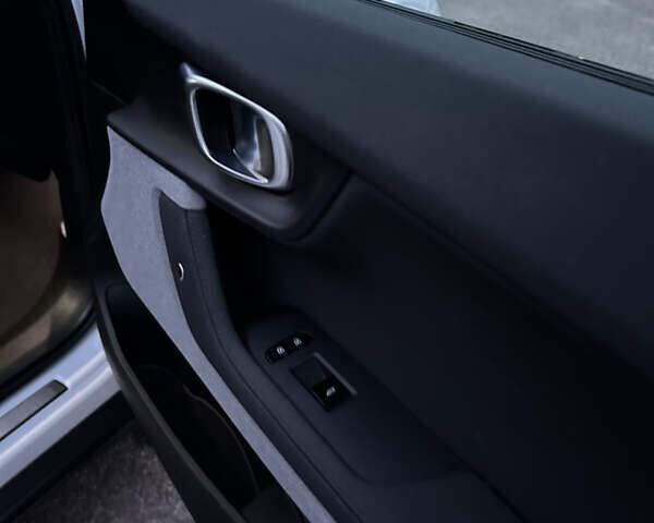 Білий Polestar 2, об'ємом двигуна 0 л та пробігом 65 тис. км за 18700 $, фото 36 на Automoto.ua