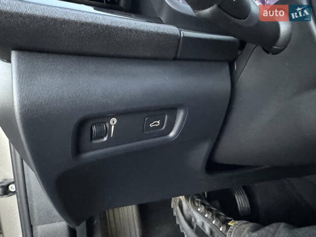 Бежевий Polestar 2, об'ємом двигуна 0 л та пробігом 200 тис. км за 18500 $, фото 39 на Automoto.ua