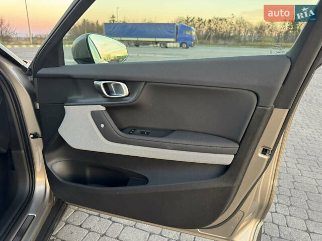 Бежевий Polestar 2, об'ємом двигуна 0 л та пробігом 200 тис. км за 18500 $, фото 41 на Automoto.ua