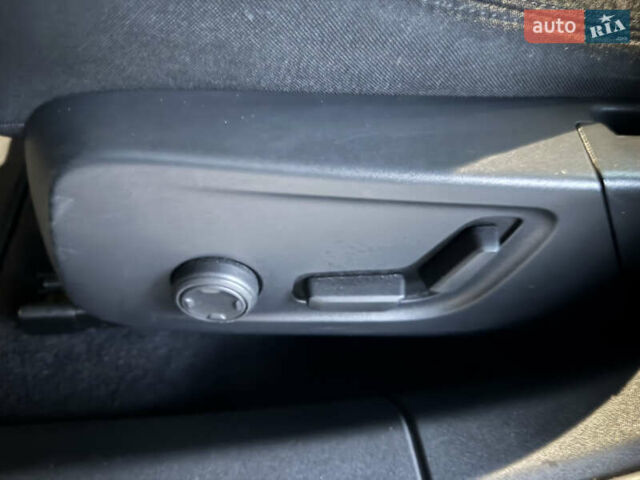 Черный Polestar 2, объемом двигателя 0 л и пробегом 171 тыс. км за 18800 $, фото 32 на Automoto.ua