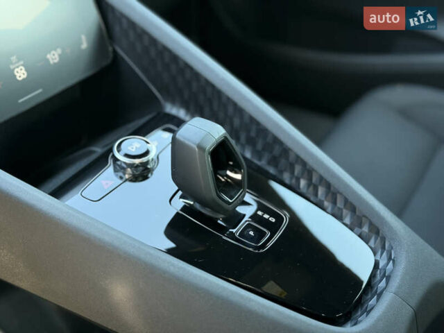 Черный Polestar 2, объемом двигателя 0 л и пробегом 81 тыс. км за 21000 $, фото 28 на Automoto.ua
