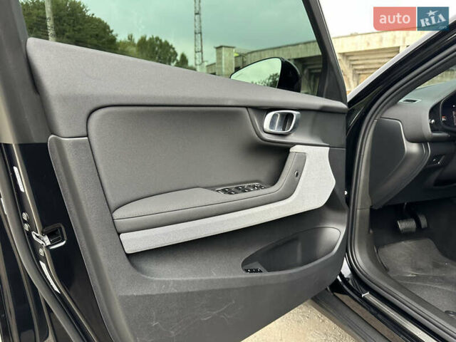 Чорний Polestar 2, об'ємом двигуна 0 л та пробігом 75 тис. км за 23700 $, фото 39 на Automoto.ua