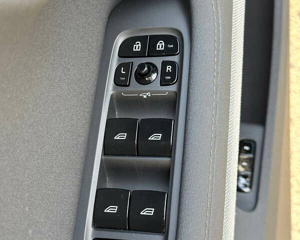 Сірий Polestar 2, об'ємом двигуна 0 л та пробігом 8 тис. км за 28000 $, фото 29 на Automoto.ua