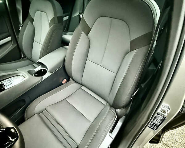 Серый Polestar 2, объемом двигателя 0 л и пробегом 198 тыс. км за 22500 $, фото 34 на Automoto.ua