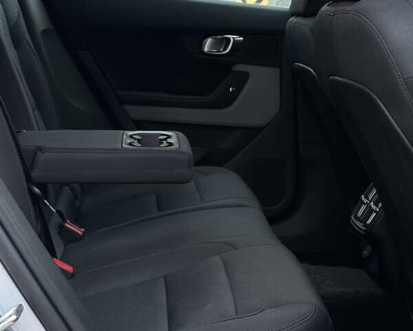 Сірий Polestar 2, об'ємом двигуна 0 л та пробігом 60 тис. км за 19999 $, фото 42 на Automoto.ua