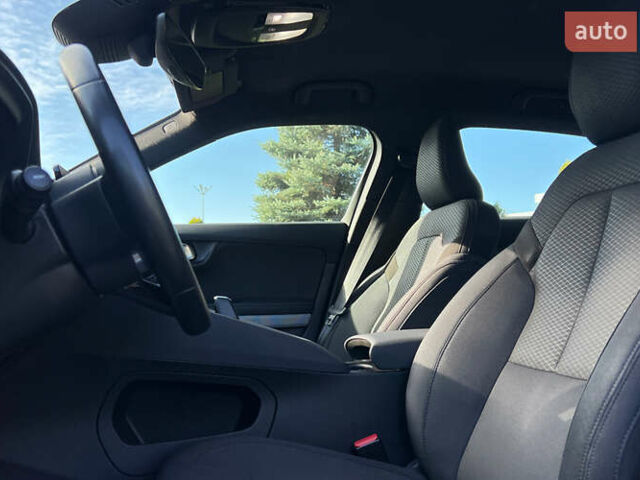 Серый Polestar 2, объемом двигателя 0 л и пробегом 126 тыс. км за 19800 $, фото 8 на Automoto.ua