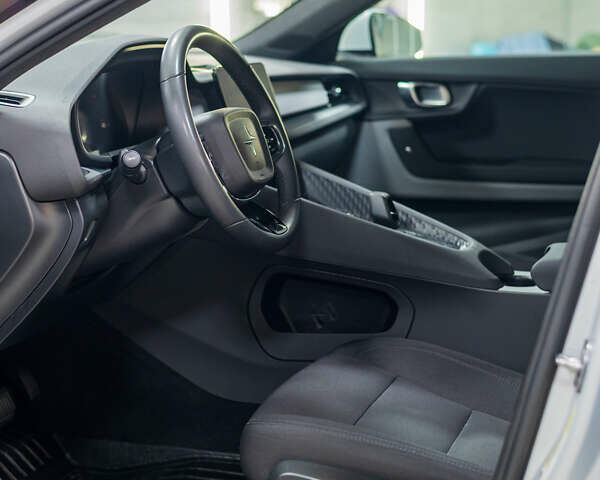 Серый Polestar 2, объемом двигателя 0 л и пробегом 159 тыс. км за 19500 $, фото 23 на Automoto.ua