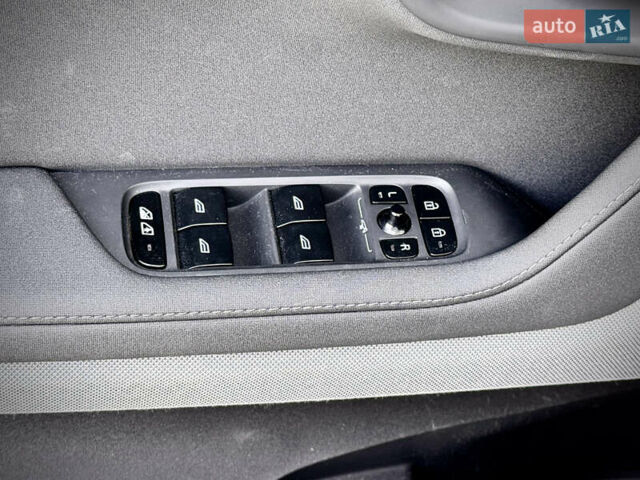 Серый Polestar 2, объемом двигателя 0 л и пробегом 87 тыс. км за 21900 $, фото 20 на Automoto.ua