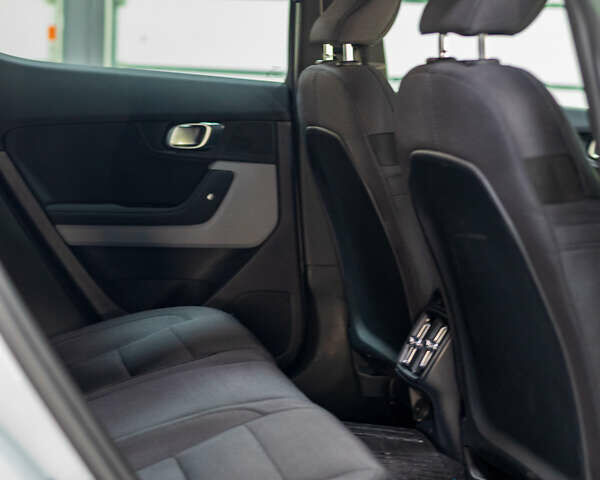 Серый Polestar 2, объемом двигателя 0 л и пробегом 159 тыс. км за 19500 $, фото 32 на Automoto.ua