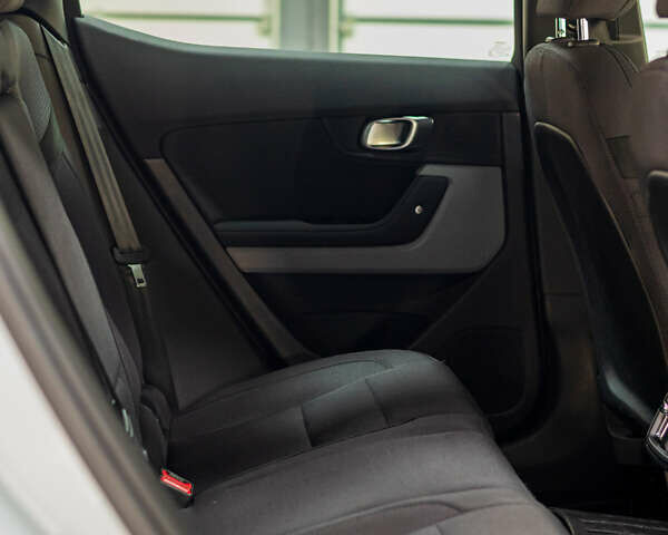 Серый Polestar 2, объемом двигателя 0 л и пробегом 159 тыс. км за 19500 $, фото 33 на Automoto.ua