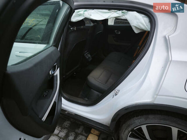 Сірий Polestar 2, об'ємом двигуна 0 л та пробігом 128 тис. км за 17200 $, фото 17 на Automoto.ua