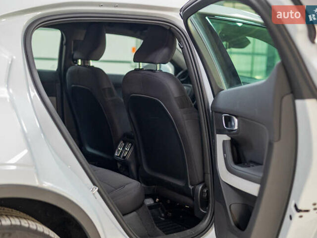 Серый Polestar 2, объемом двигателя 0 л и пробегом 159 тыс. км за 19500 $, фото 31 на Automoto.ua