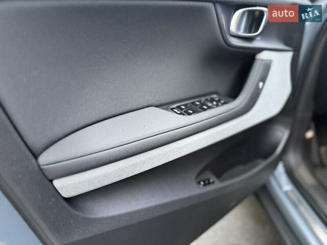 Серый Polestar 2, объемом двигателя 0 л и пробегом 56 тыс. км за 22500 $, фото 23 на Automoto.ua