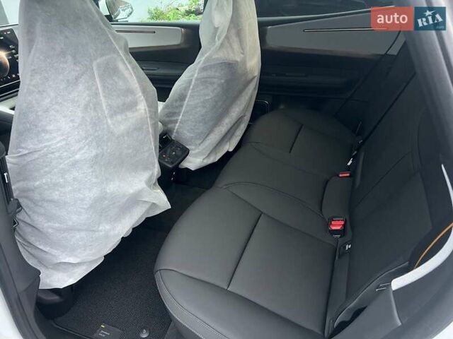 Белый Polestar 4, объемом двигателя 0 л и пробегом 1 тыс. км за 31700 $, фото 7 на Automoto.ua