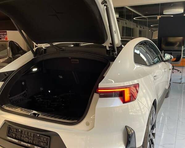 Білий Polestar 4, об'ємом двигуна 0 л та пробігом 4 тис. км за 37500 $, фото 14 на Automoto.ua