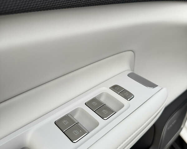 Білий Polestar 4, об'ємом двигуна 0 л та пробігом 1 тис. км за 33499 $, фото 6 на Automoto.ua