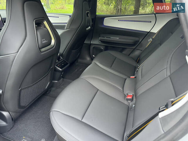 Белый Polestar 4, объемом двигателя 0 л и пробегом 18 тыс. км за 34500 $, фото 17 на Automoto.ua