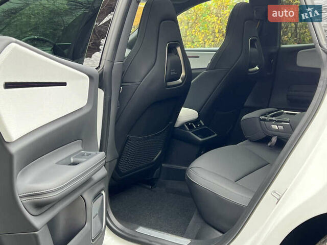 Белый Polestar 4, объемом двигателя 0 л и пробегом 1 тыс. км за 33500 $, фото 17 на Automoto.ua