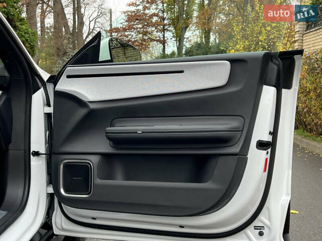 Белый Polestar 4, объемом двигателя 0 л и пробегом 1 тыс. км за 33500 $, фото 30 на Automoto.ua