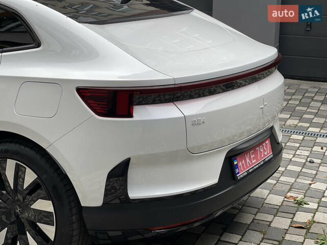 Белый Polestar 4, объемом двигателя 0 л и пробегом 16 тыс. км за 33500 $, фото 4 на Automoto.ua