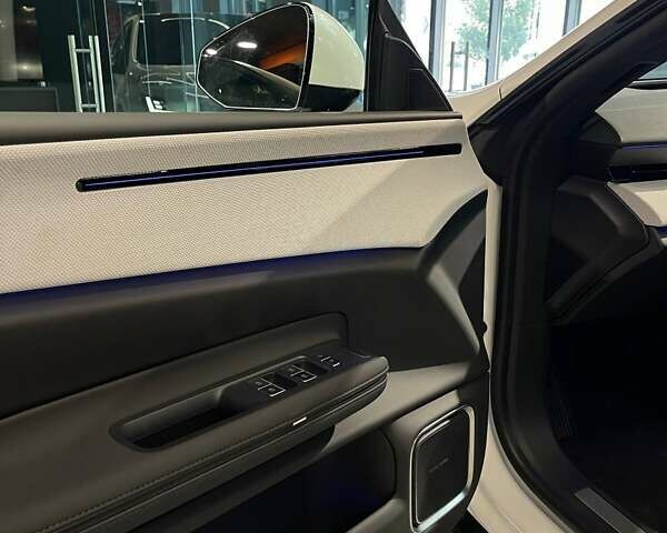 Білий Polestar 4, об'ємом двигуна 0 л та пробігом 4 тис. км за 37500 $, фото 10 на Automoto.ua