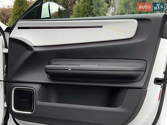 Белый Polestar 4, объемом двигателя 0 л и пробегом 1 тыс. км за 32600 $, фото 31 на Automoto.ua